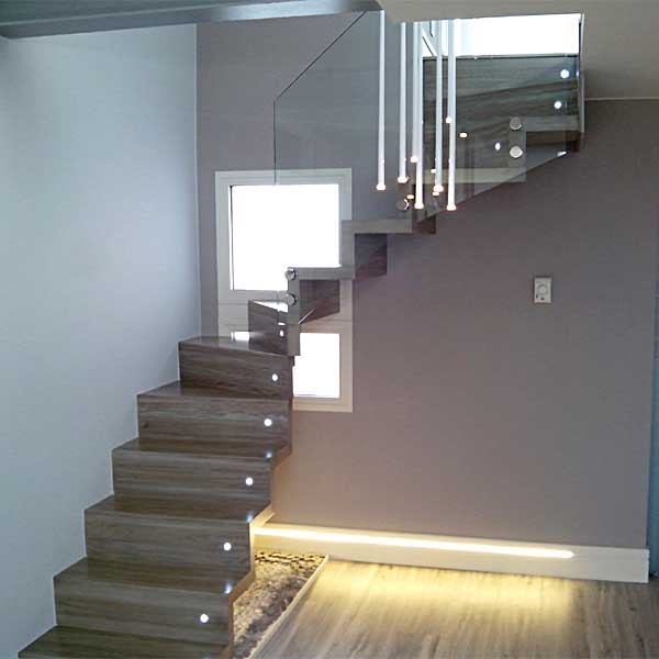 Diseños de escaleras, modernas, escaleras metálicas, madera y cristal, barandillas de cristal, acero...
